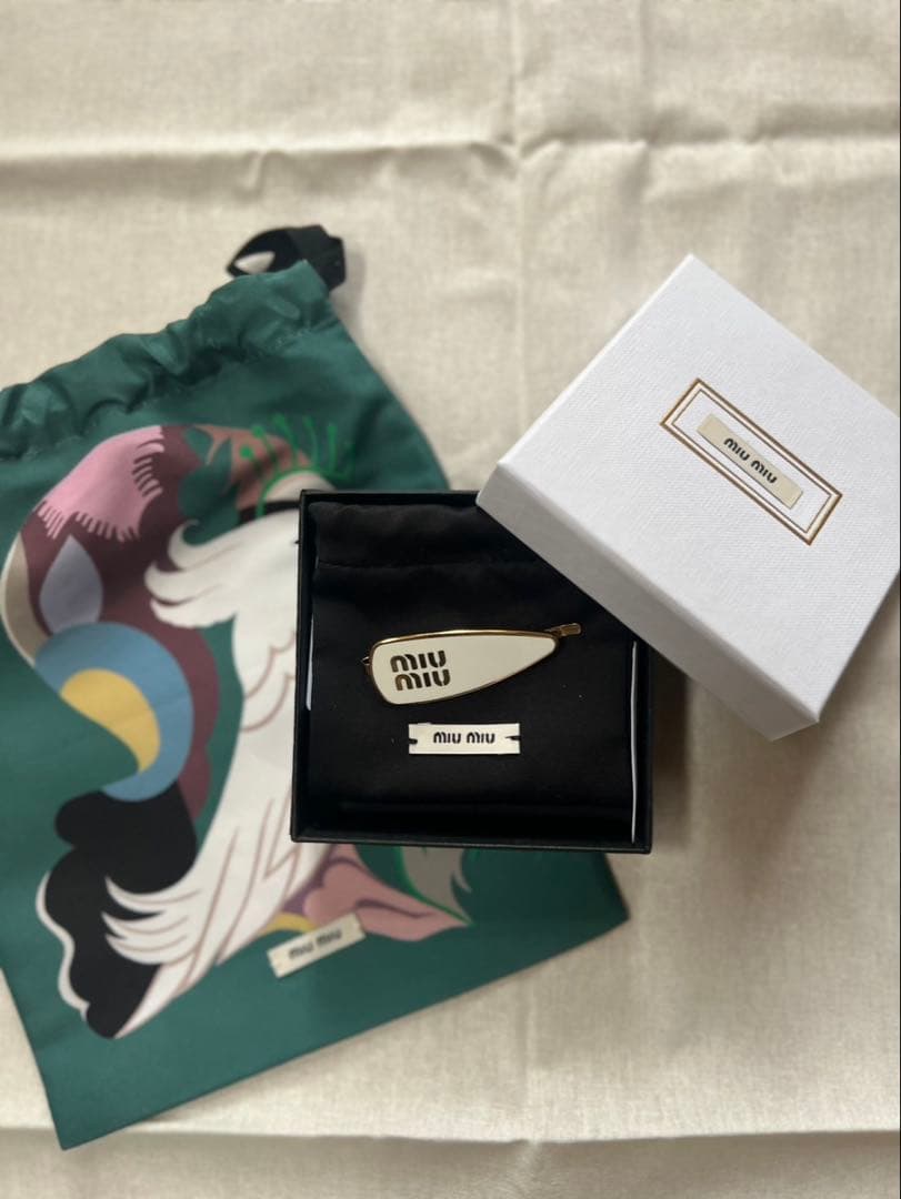 miu miu ヘアクリップ オリジナルポーチ付き