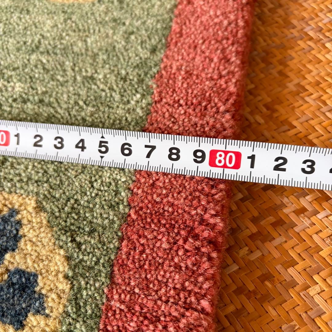 チベタンラグ　ウール　光沢のある明るい赤と明るい緑