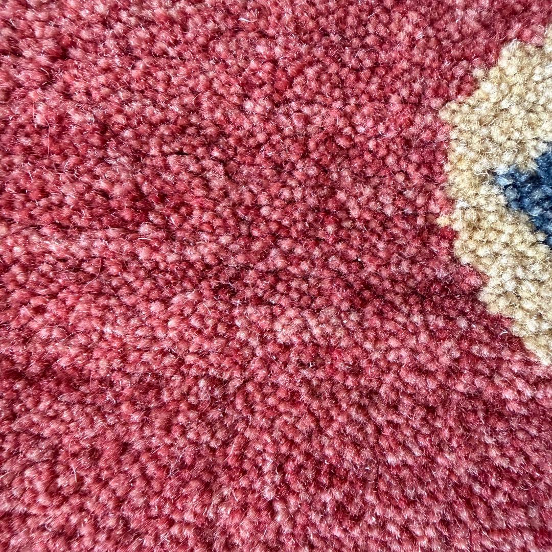 チベタンラグ　ウール　光沢のある明るい赤と明るい緑