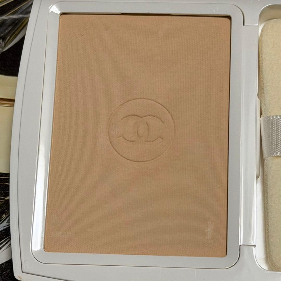 ✨新品☆CHANEL☆ル ブラン ブライトニング コンパクト # B20