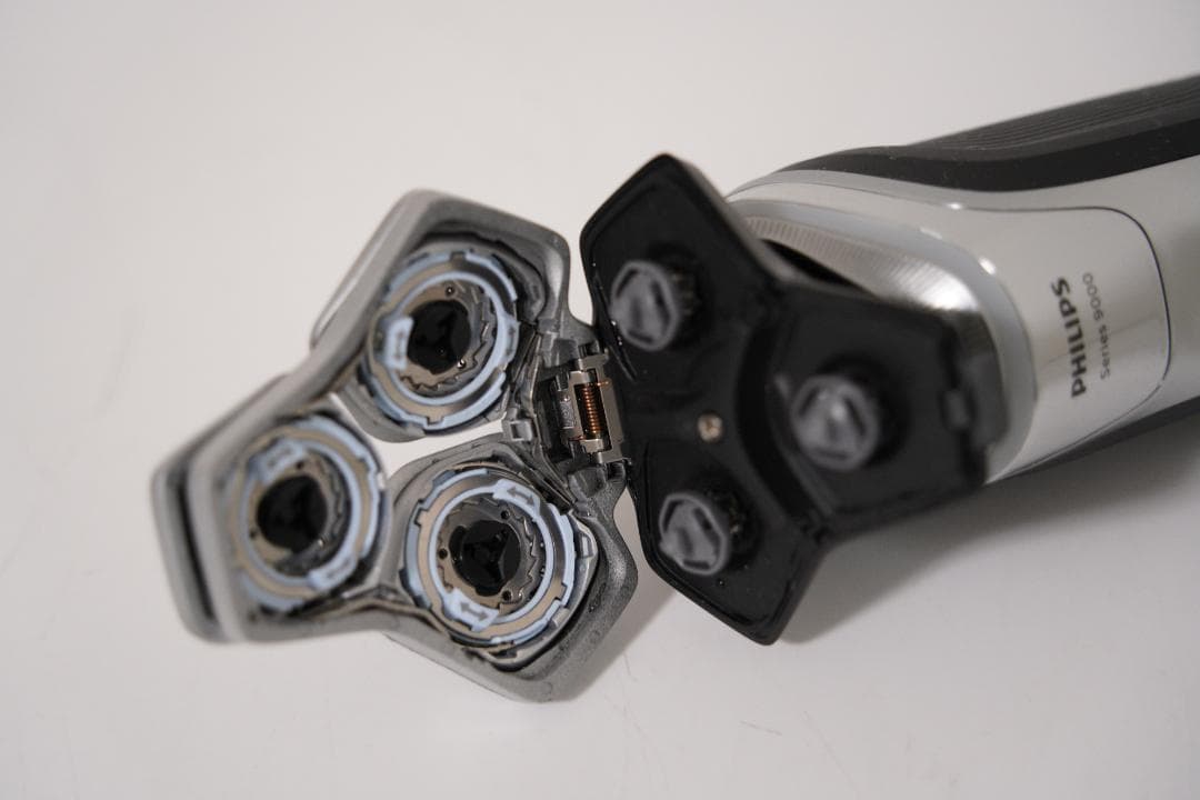 フィリップス 電動シェーバー 洗浄機付 S9985/50 クロームシルバー