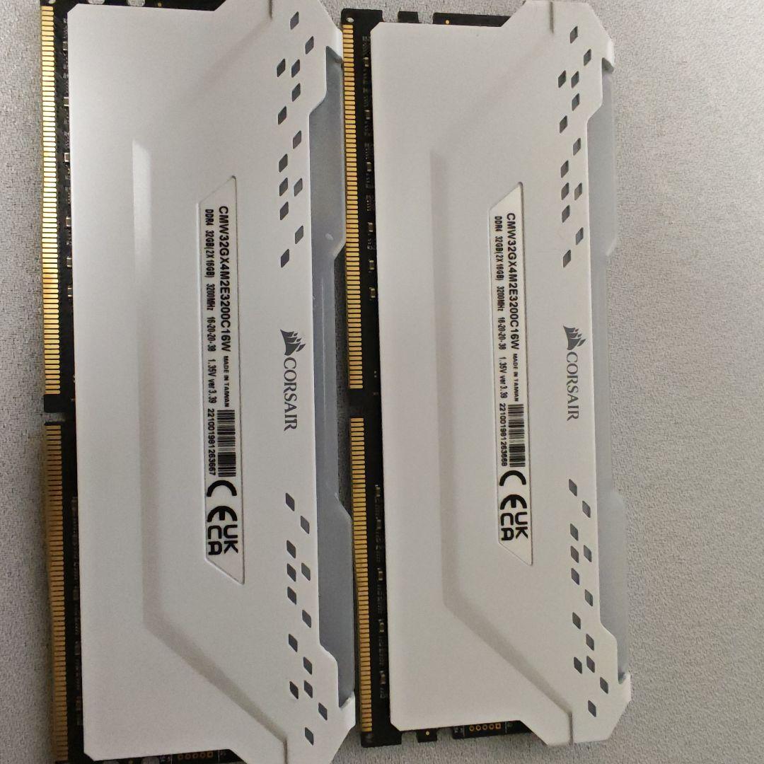 メモリー Corsair Vengeance Pro DDR4 3200hz16g x 2