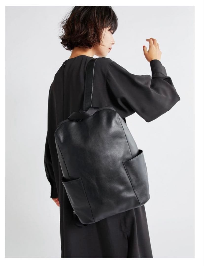美品！イアパピヨネ 2023年福袋 レザーリュック　本革　バッグパック　黒