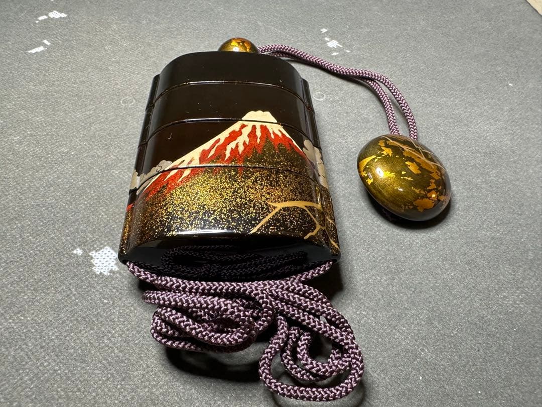 印籠　富士　蒔絵　根付　置物　古美術品　 細密細工　骨董　アンティーク　工芸品