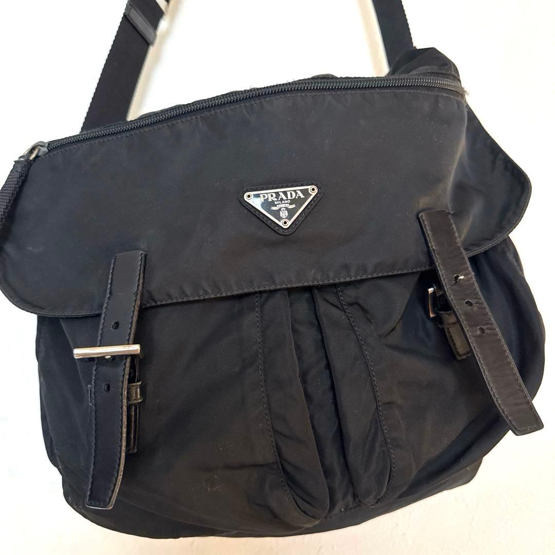 プラダ メッセンジャーバッグ