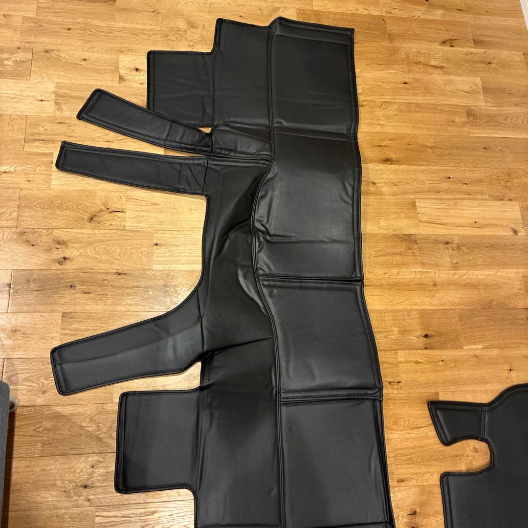 ハイエース　エンジンルームカバー　フロントリア　ユーアイビークル　美品　ガソリン