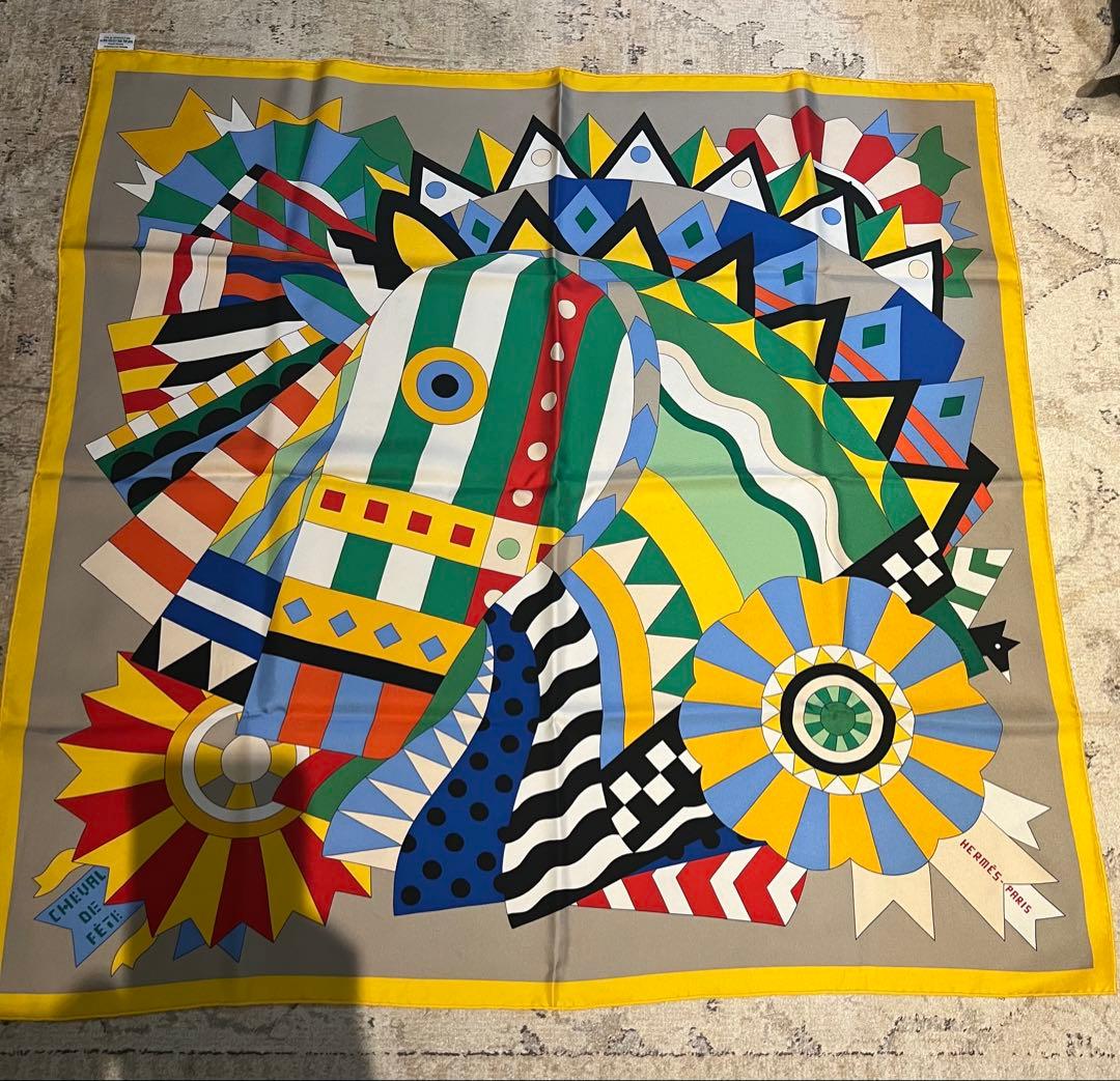 美品　エルメス スカーフ カレ90 《シュヴァル・ドゥ・フェット》