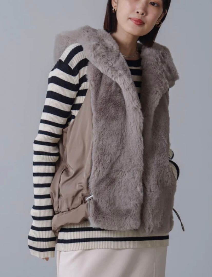 りくちゃん様　異素材ＭＩＸダウンファーベスト（グレージュ）