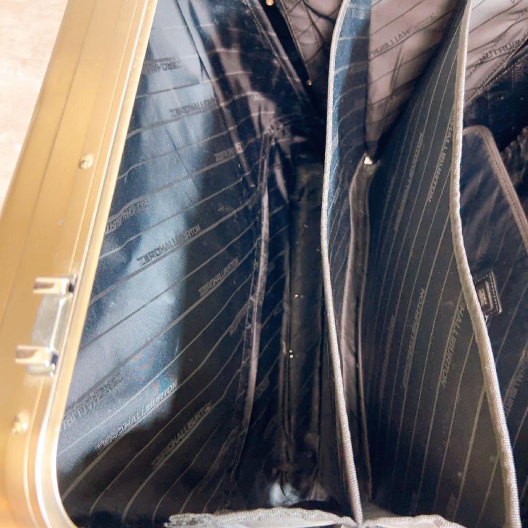 ゼロハリバートン スーツケース　アルミ　ゴールド　　機内持ち込み可能　2輪