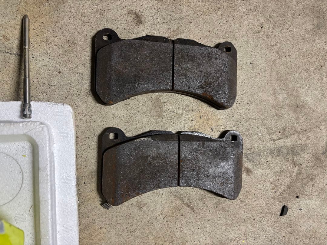 ブレンボ　WRX STI 6POT キャリパーフロント