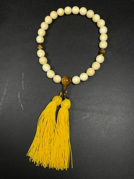 数珠 念珠 仏教美術 玉直径1.2cm 重量５1.6ｇです。中古品です。