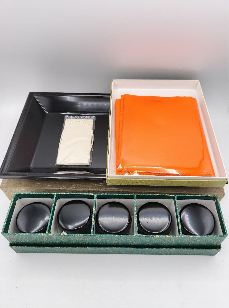 c856茶歌舞伎セット 真塗盆 棗５ケ 袱紗朱 名乗紙　4点セット 古物