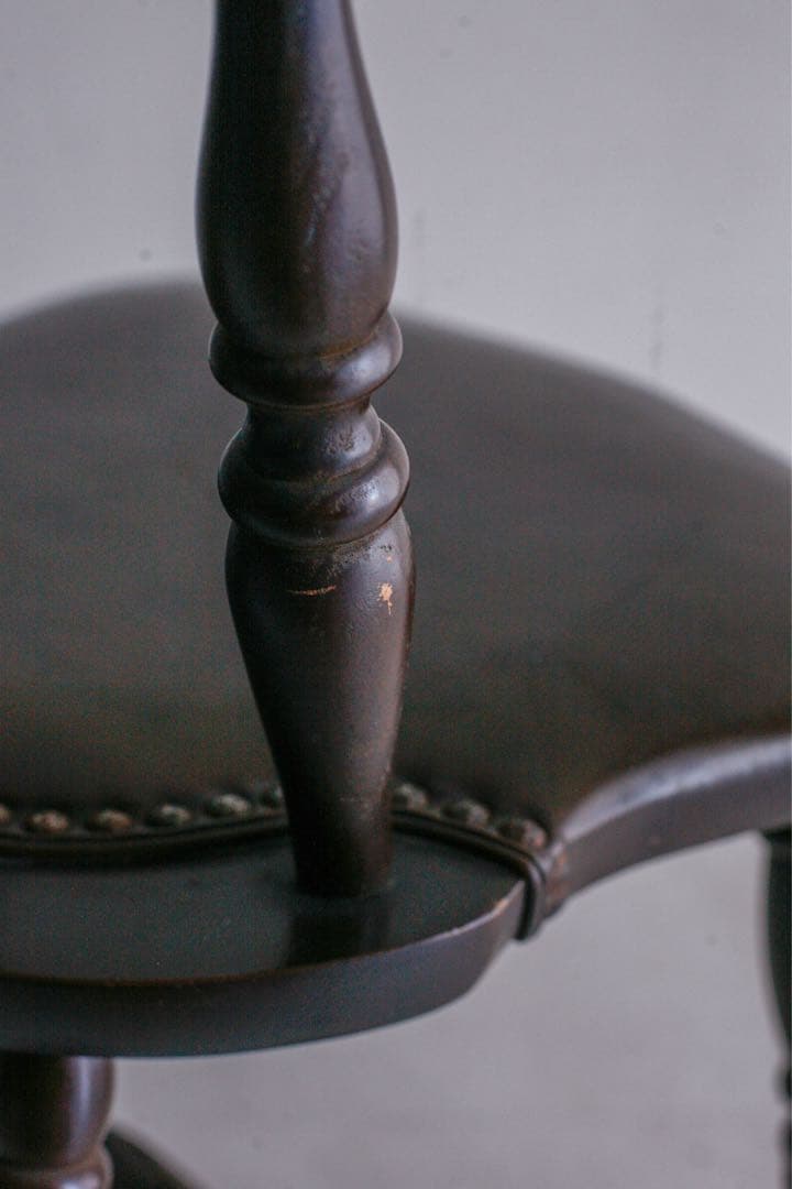 レザーチェア　ウィンザーチェア　ダイニングチェア　アンティーク　古家具