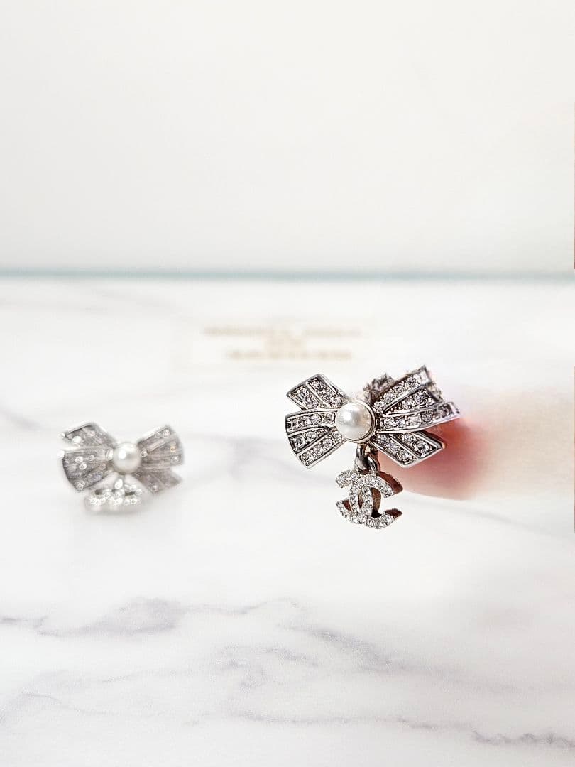 CHANEL シャネル リボンモチーフ ココマーク ラインストーン ピアス