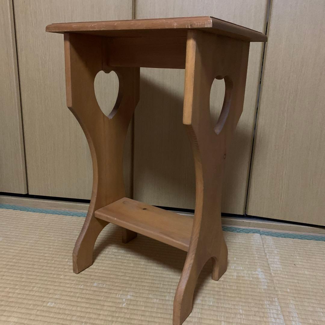 カントリーファニチャー　ハートのサイドテーブル