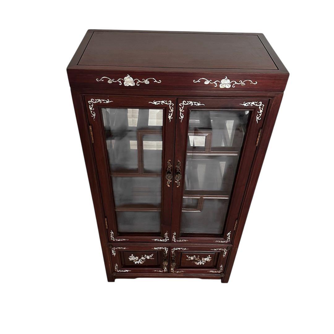 螺鈿細工 花柄 飾り棚 違い棚 キャビネット ガラス棚　天然木 象嵌 中国家具