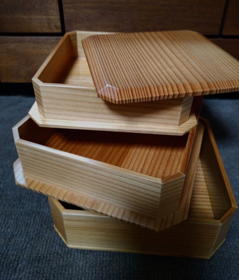 秋田杉 隅切三段重