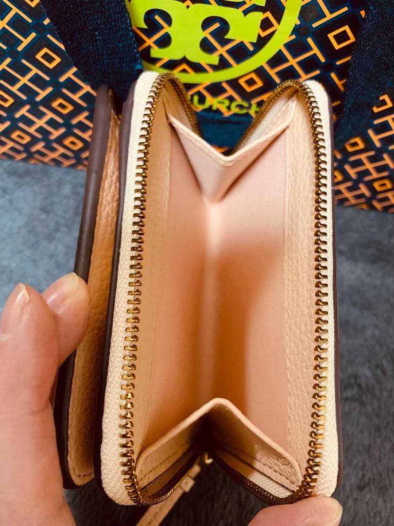 TORY BURCH トリーバーチ　折り財布　コンパクト 本革　新品未使用