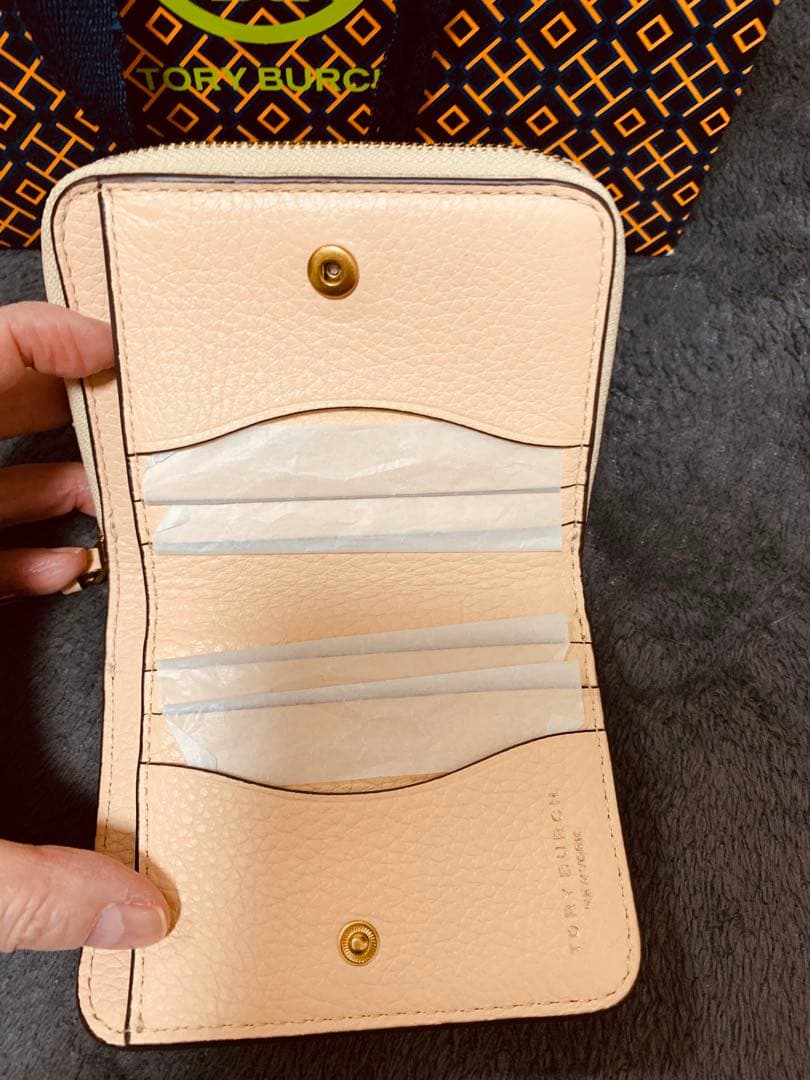 TORY BURCH トリーバーチ　折り財布　コンパクト 本革　新品未使用