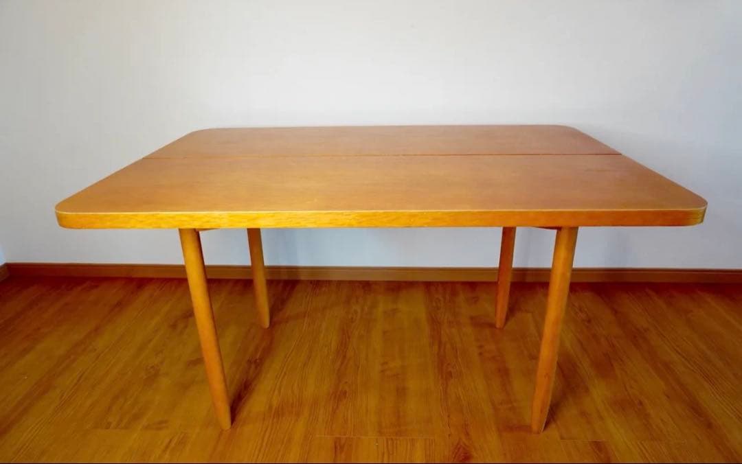 ウニコ　ワイス　テーブル