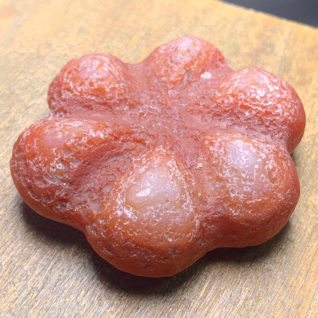 031069  赤字処分　チベット老鉱石瑪瑙羊眼板天珠45ミリ　裏結晶　穴無し