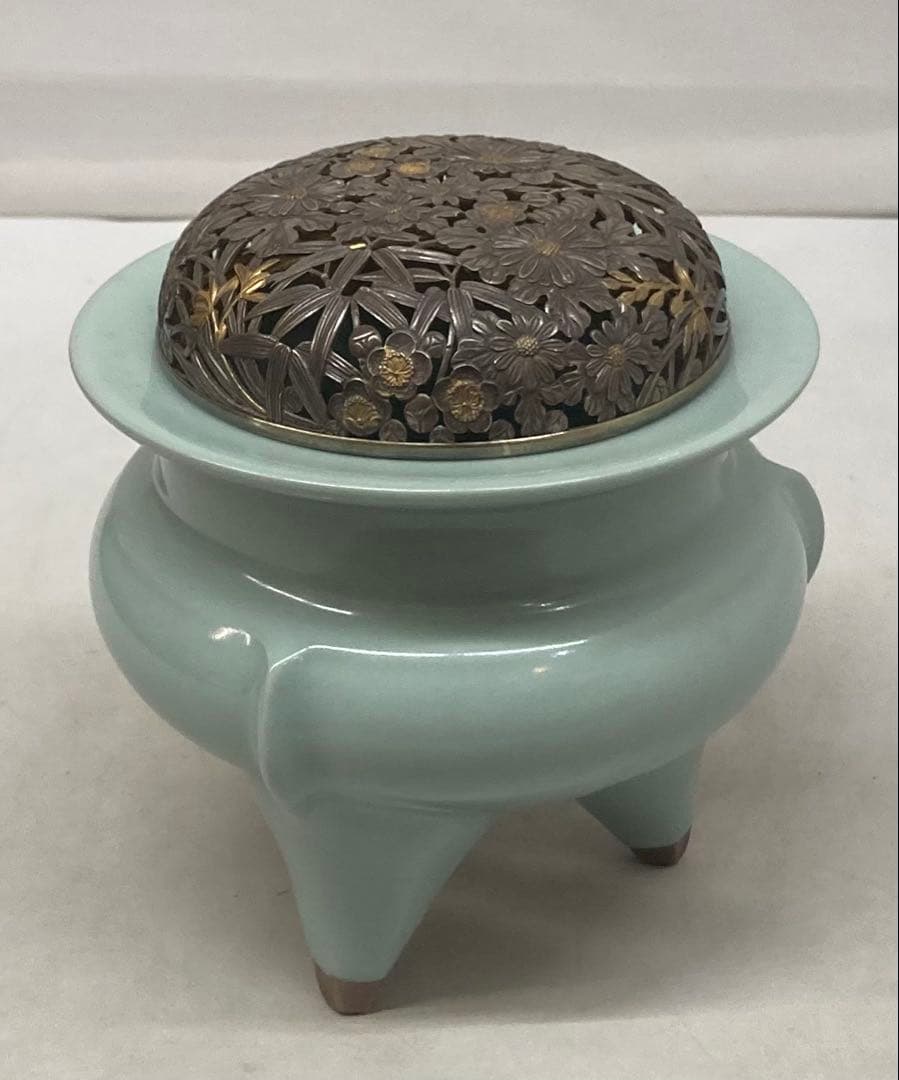 B507s「青瓷袴腰 香炉」諏訪蘇山作純銀四君子肉彫火舎　松與堂造　共箱　京都