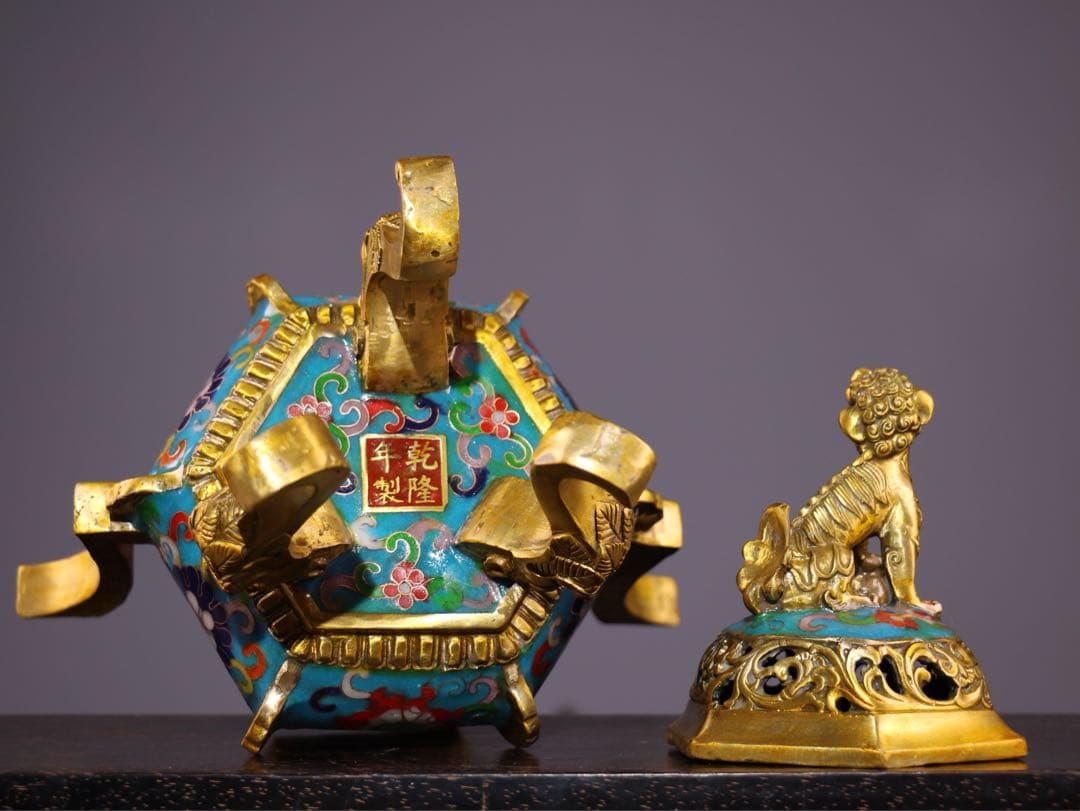 縁起物　文房具　純銅製 景泰藍香炉 三龍足 双耳狻猊蓋炉 掐絲七宝焼　置物美品