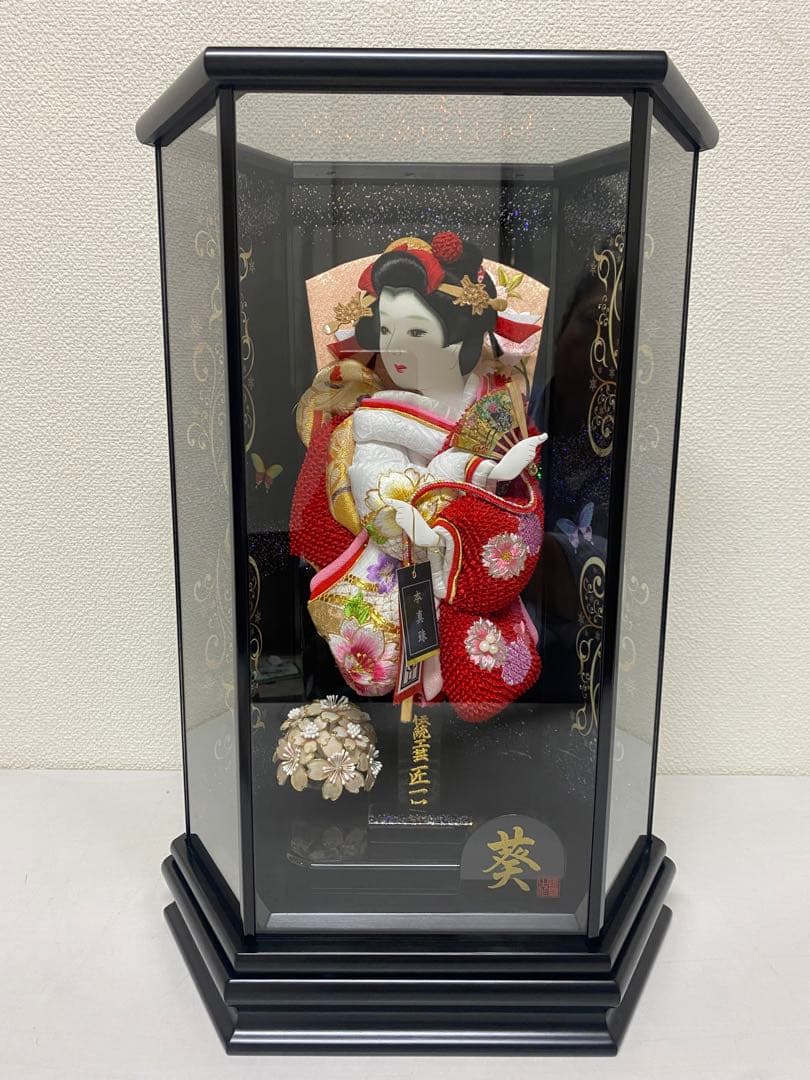 羽子板　六角ガラスケース１０号・本真珠・サイズ間口約３０×奥行約２０×高約４６㎝