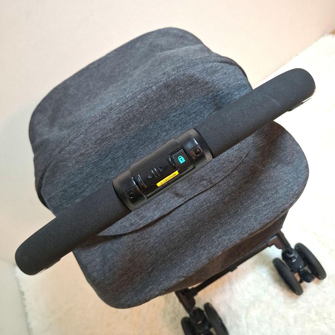 【美品】Combi スゴカルα 4キャス compact エッグショックHT