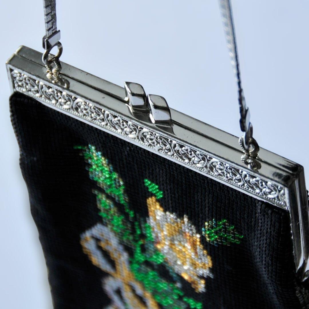 デリカビーズ織 花柄 黒ミニポシェット