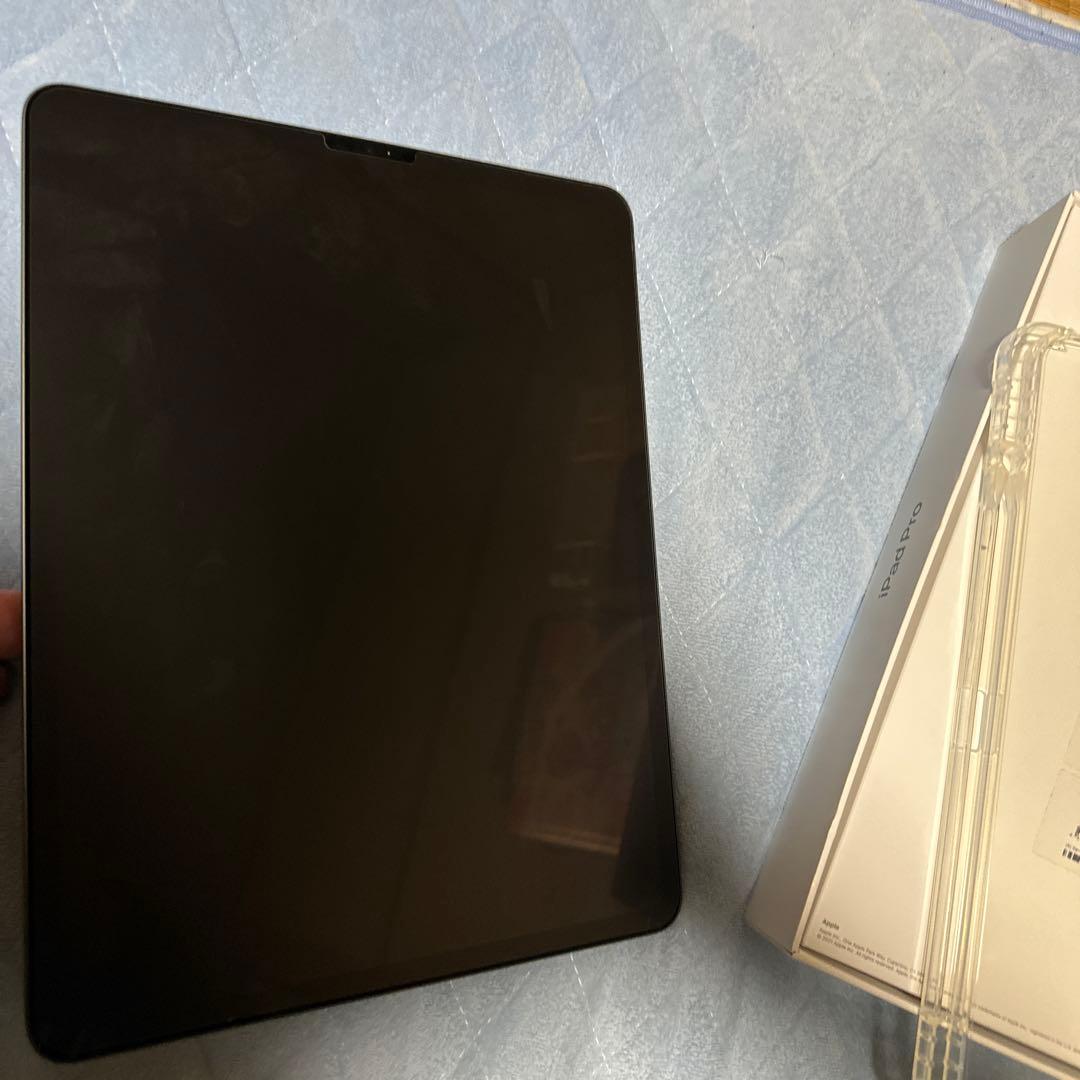 第5世代(M1) iPad Pro 12.9 512gb ケース付き