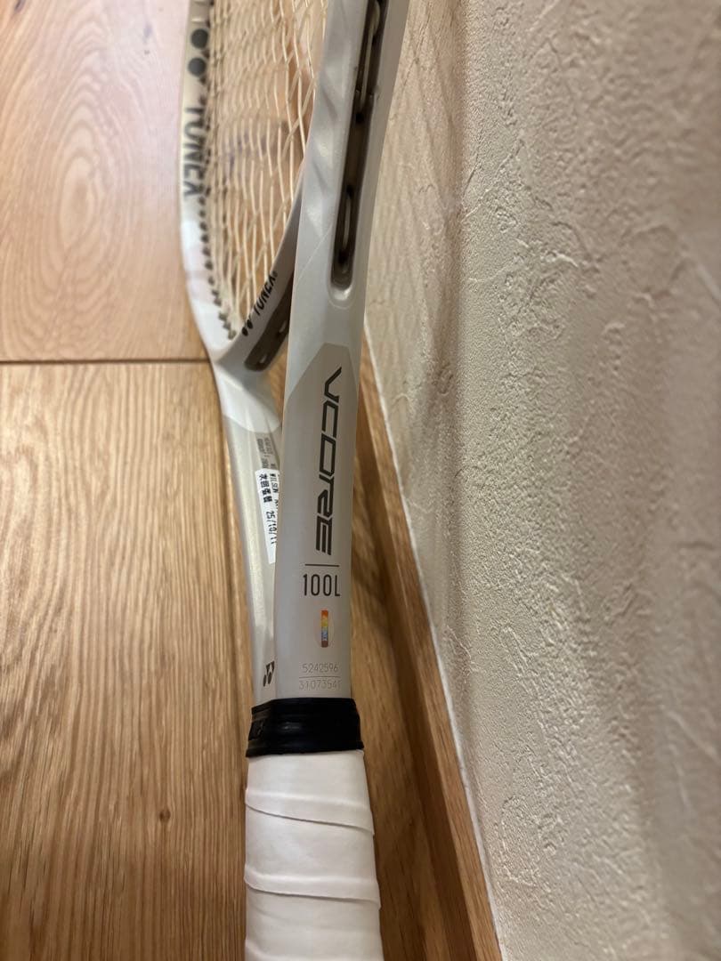 (美品)YONEX VCORE 100L テニスラケット