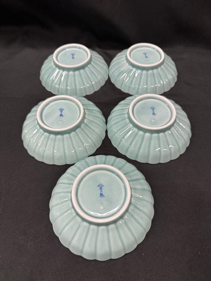【美品】有田焼　深川製磁　深川製　青磁　菊割　小付　小鉢　菊割小付