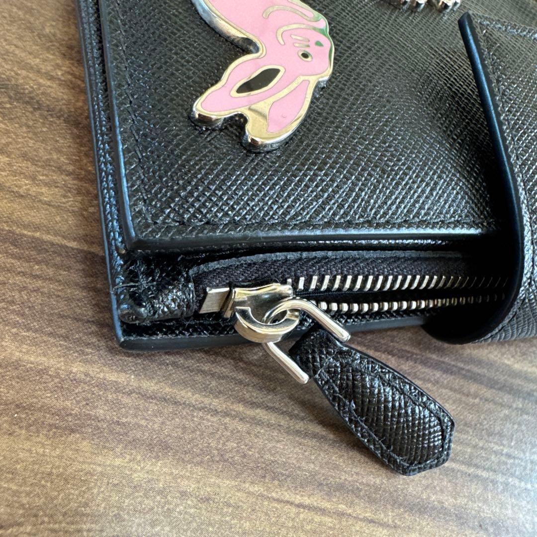 プラダ 財布 サフィアーノ ウサギ 蜘蛛 ロボット 本物