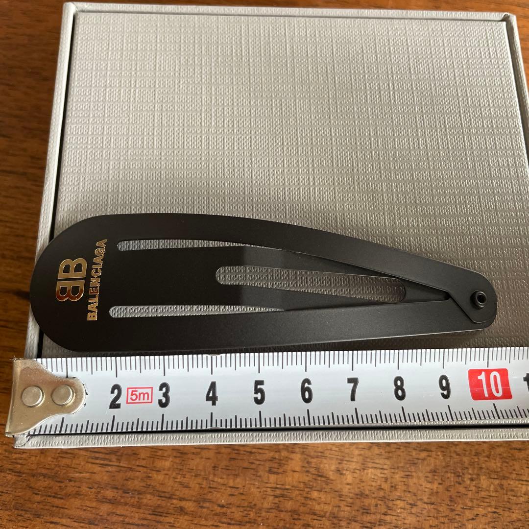 バレンシアガ BALENCIAGA ロゴ ヘアクリップ ブラック