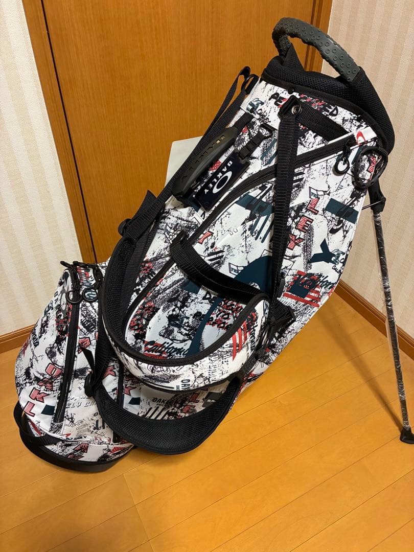オークリー スタンド付き キャディバック