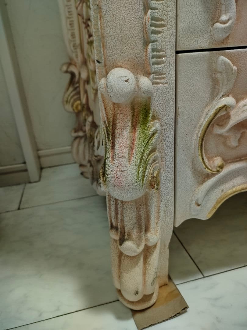 【strawberry様】ロココ調 収納家具 ガラス天板 四段チェスト