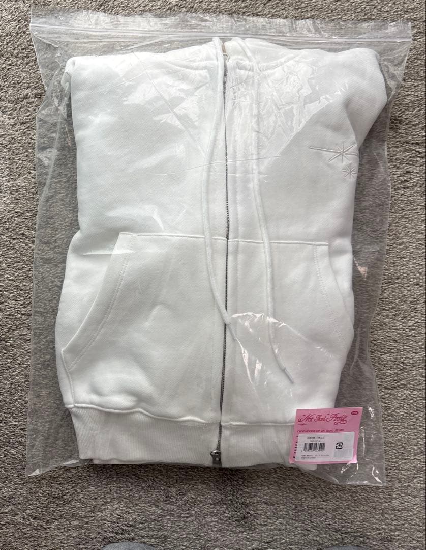 izna フーディー　Not Just Pretty ファンコン　パーカー