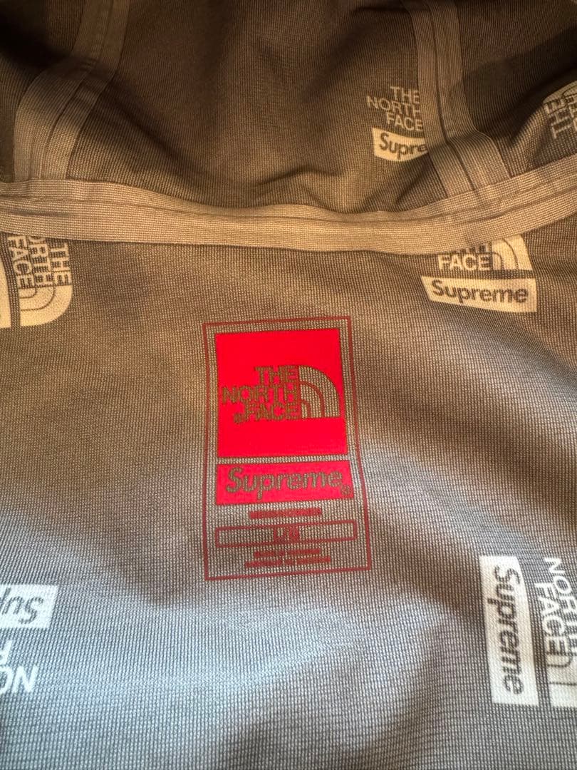 The North Face × Supreme マウンテンジャケット　新品