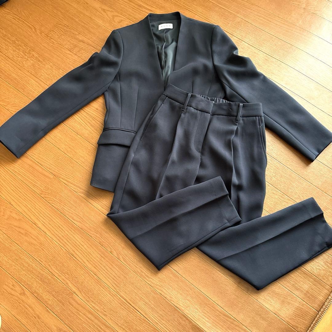 プラステ　PLST ジャケット・テーパードパンツ スーツ
