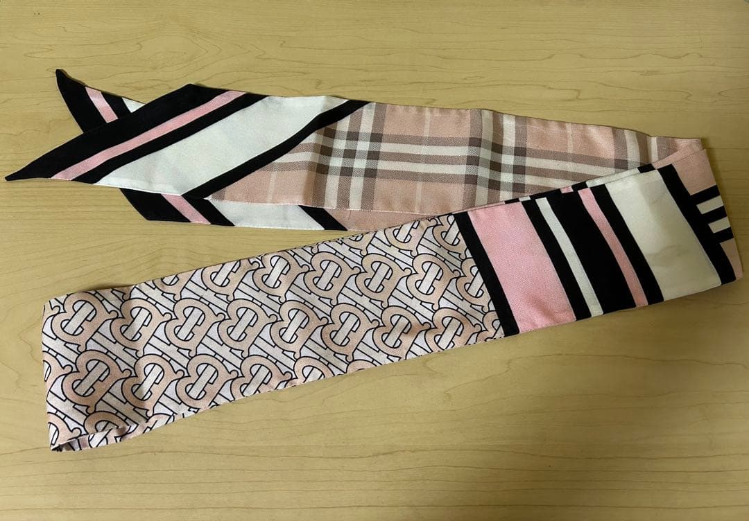 Burberry スキニースカーフ シルク