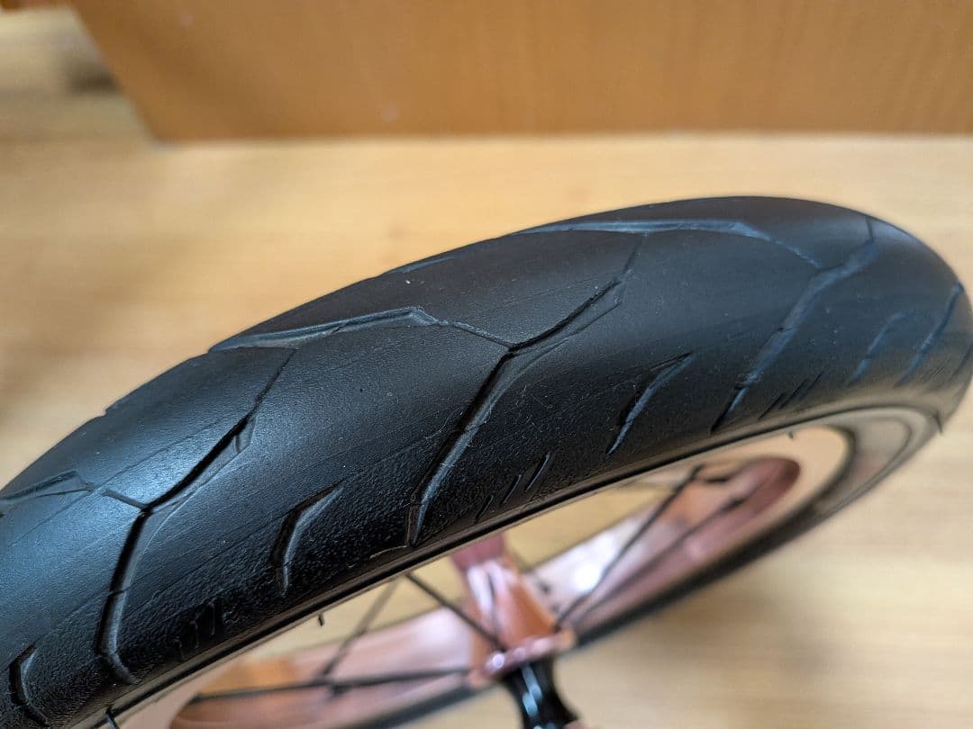 CSTタイヤ＋アルミホイール 完組 ピンク ランバイク ストライダー