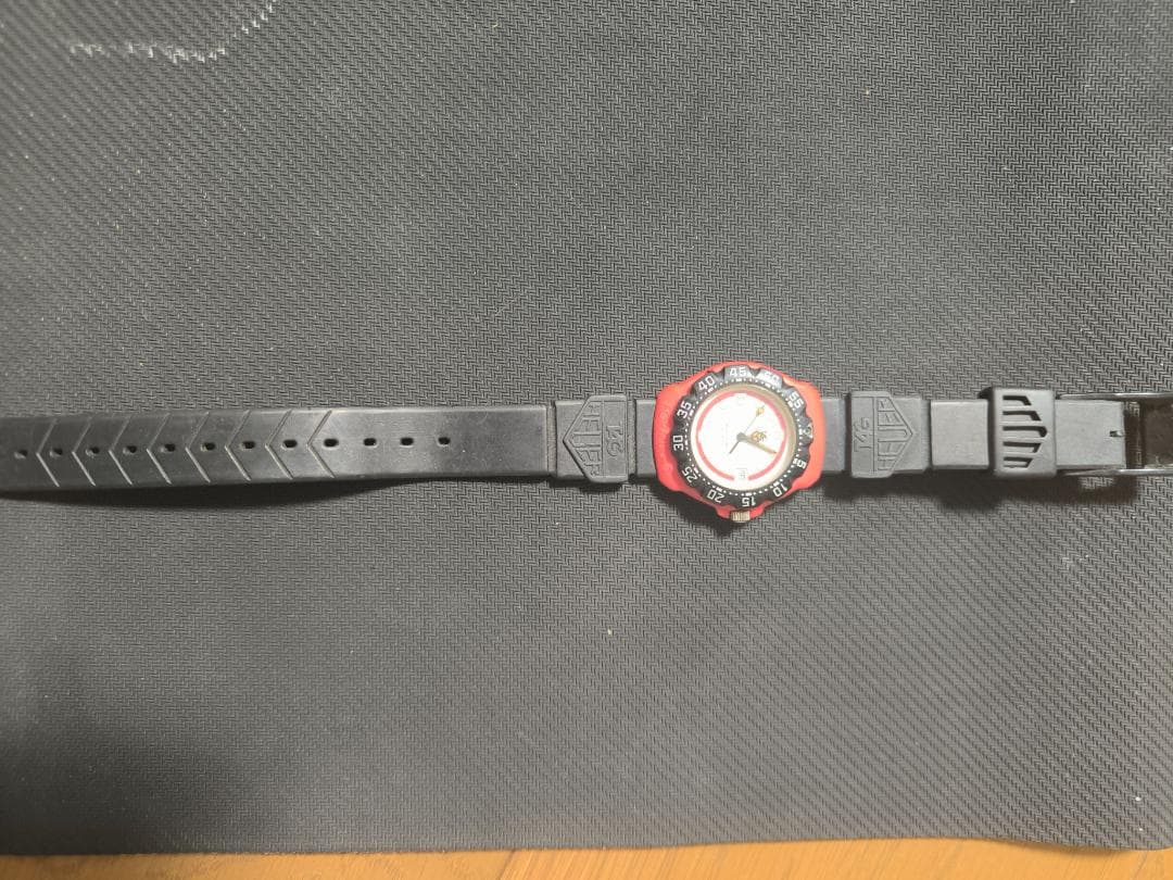 時計　タグホイヤー　TAGHEUER　385.513