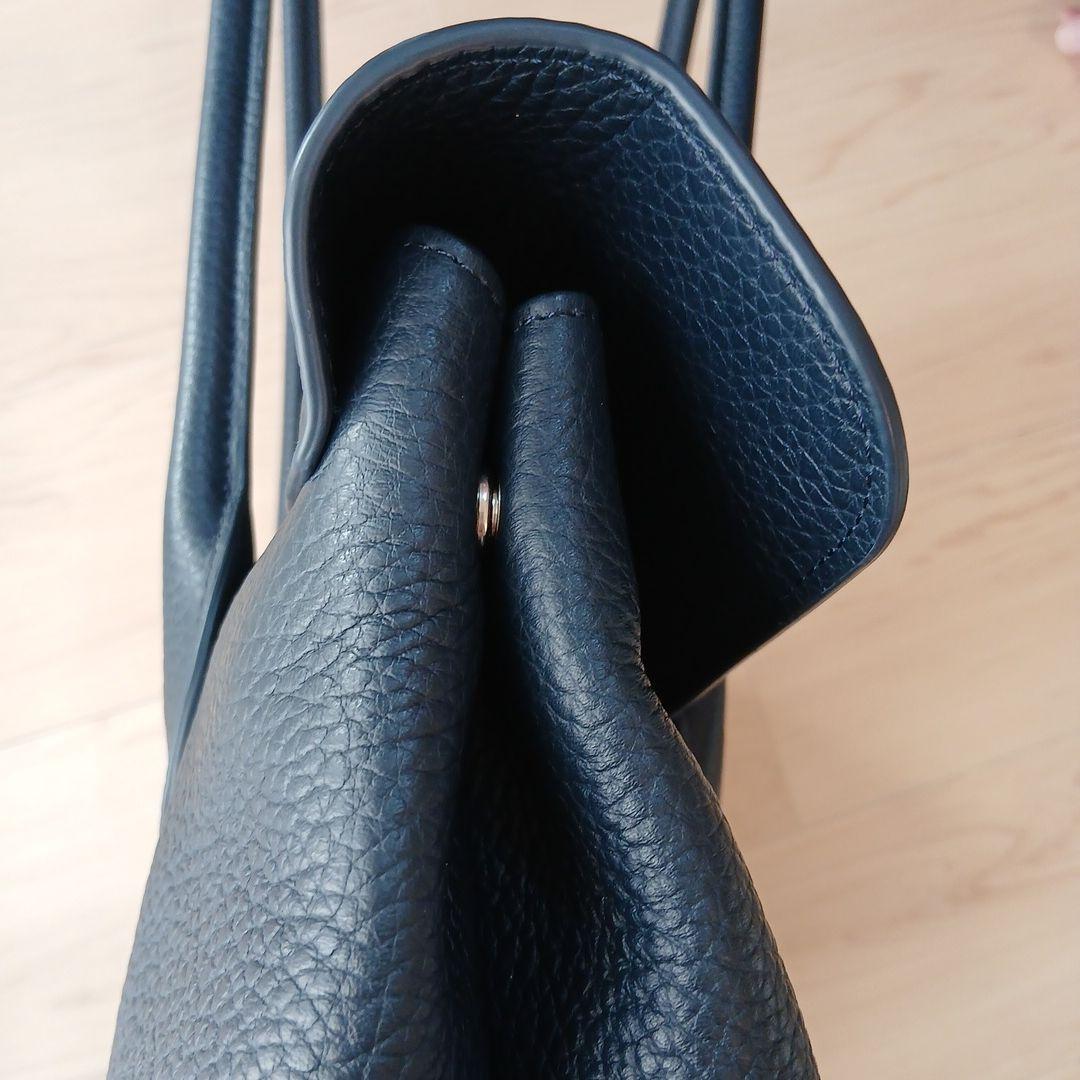 ひがし鎌倉シャツ フラップトートバッグ シュリンクレザー ネイビー