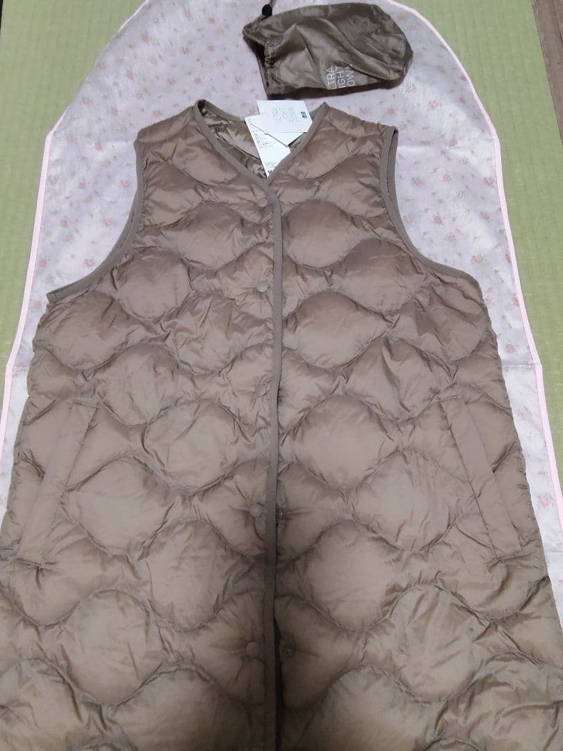 期間限定値下げ　　新品未使用　UNIQLO ウルトラライトダウンロングベスト M