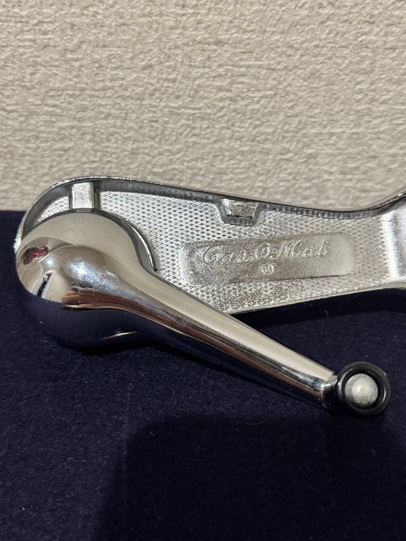 RIVAL のヴィンテージ缶とボトルオープナー