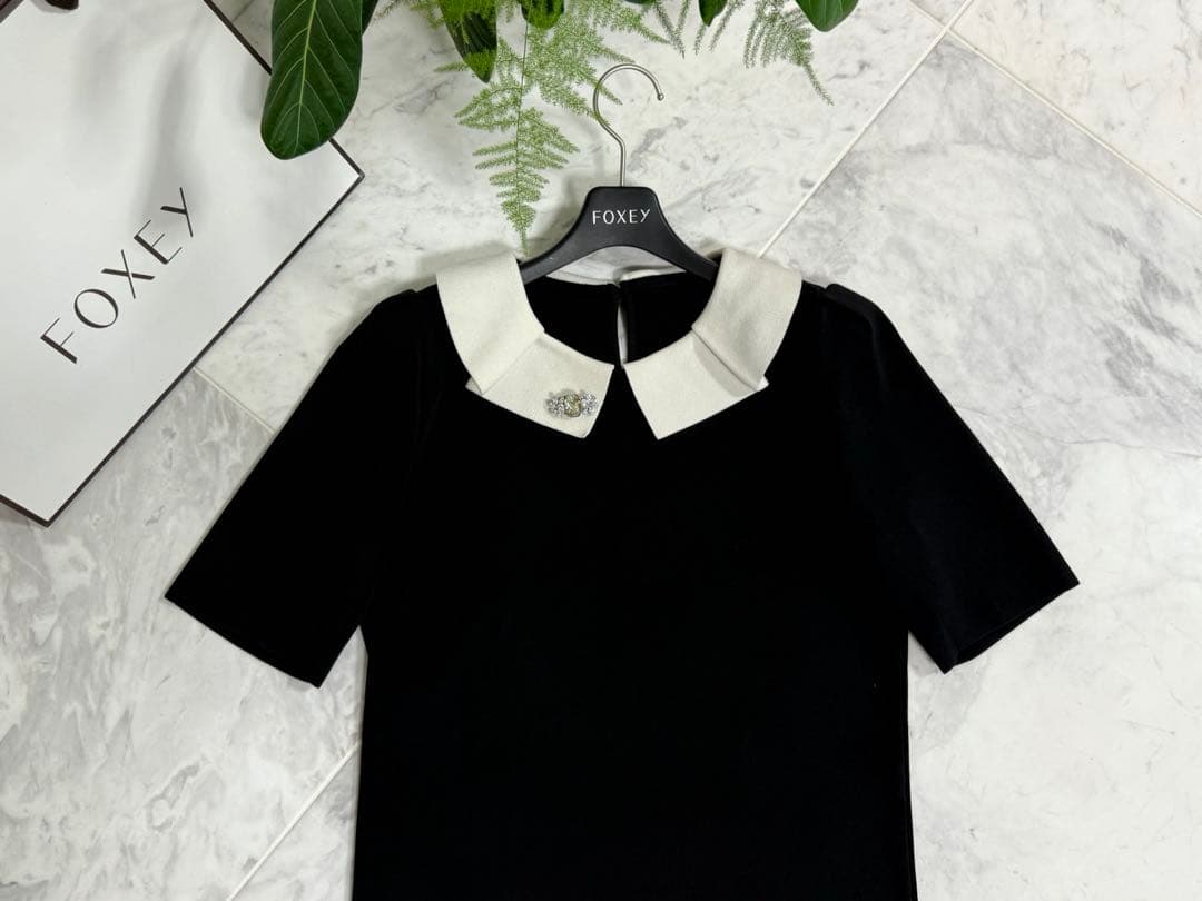 新品同様★FOXEY/フォクシー トップス白衿 40 ブラック