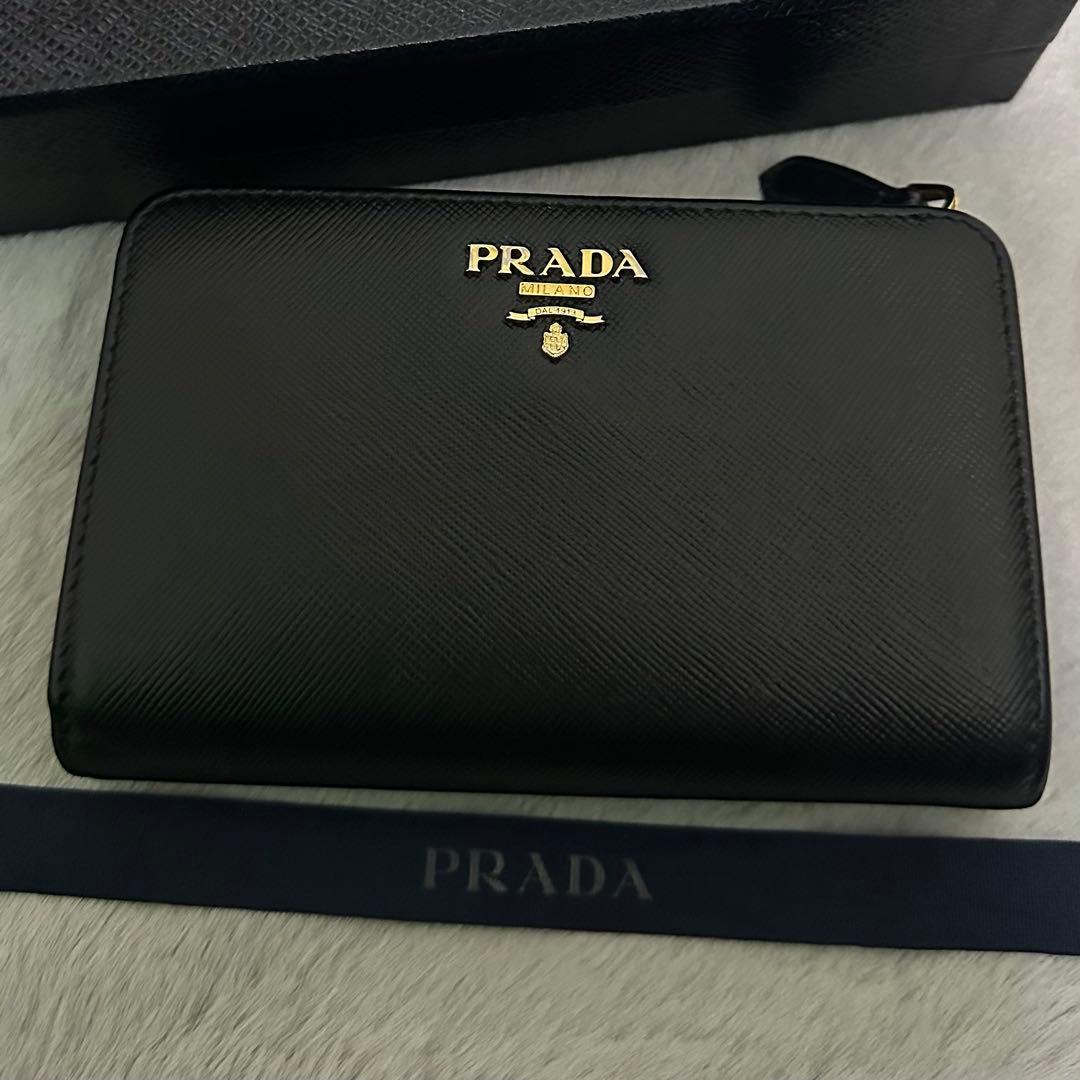 PRADA プラダ　折り財布　ゴールドロゴ　ラウンドファスナー