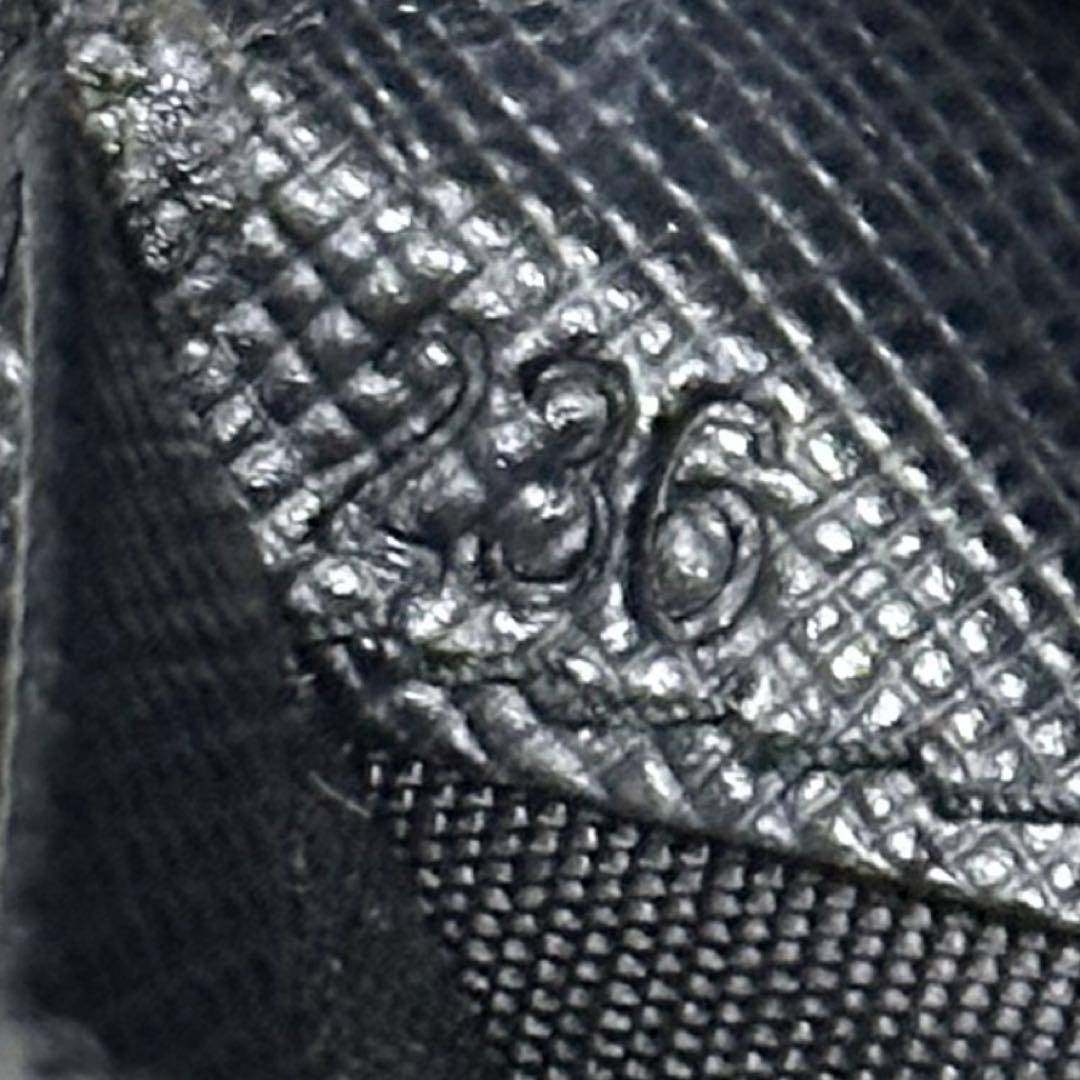 PRADA プラダ　折り財布　ゴールドロゴ　ラウンドファスナー