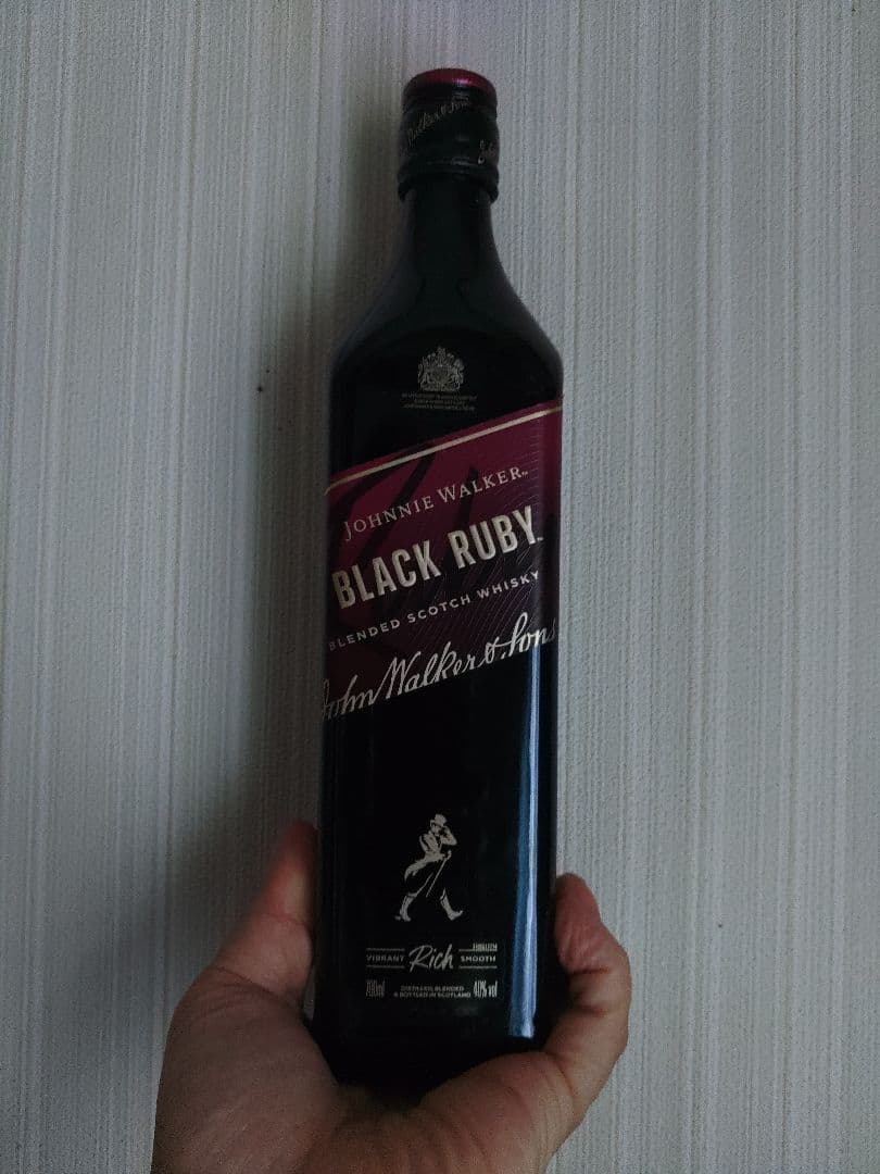 Johnnie Walker Black Ruby とGreen Label